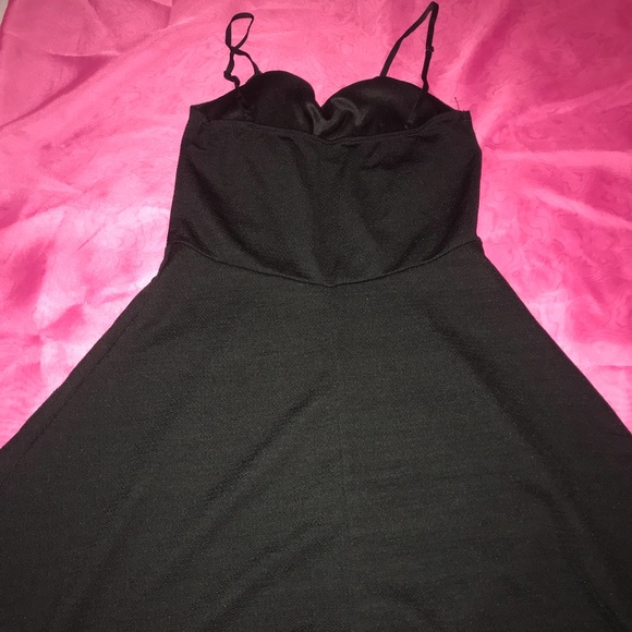 Black dress - Picture 2 of 3